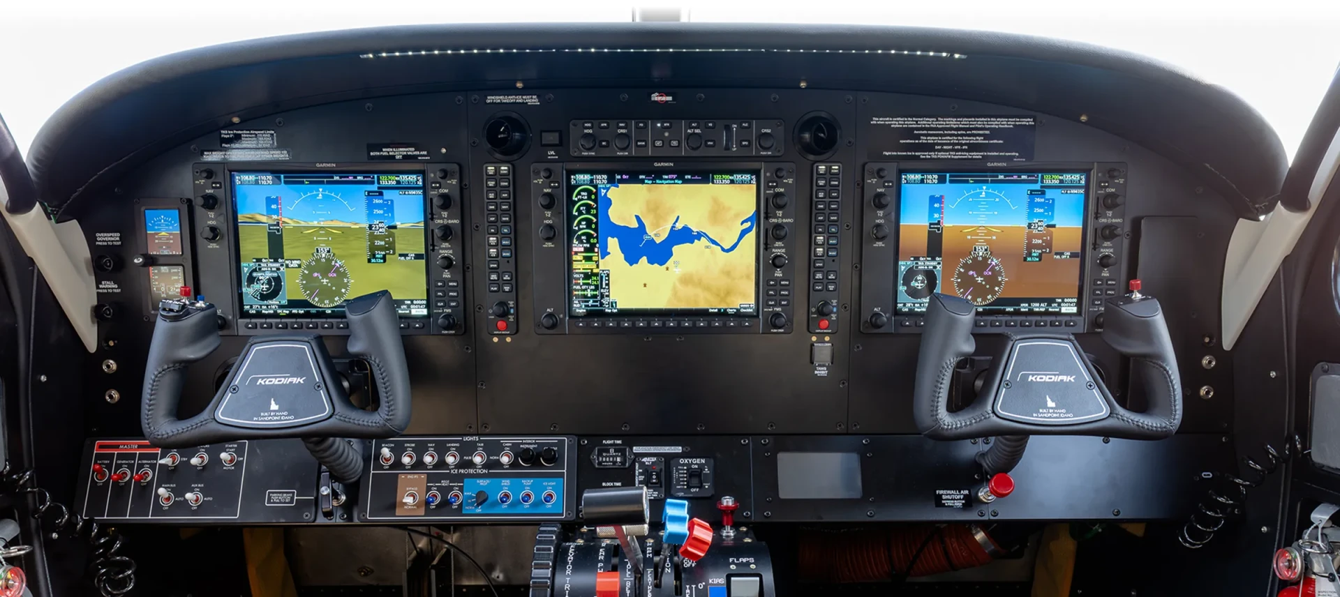 Integrated flight deck (Garmin G1000®)